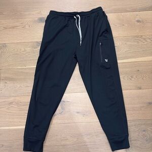 Vuori men’s joggers army green size large